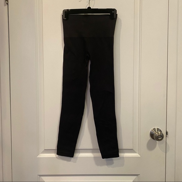 Spanx Seamless Leggings in Color Black - Picture 7 of 7